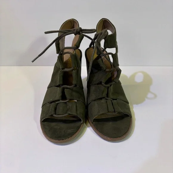 Olive Green Peep-Toe Heels with Chunky Heel - Picture 2 of 10